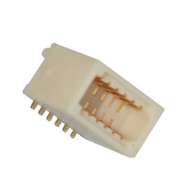 Conector masculino 180° del jefe del soporte de Smt BTB del contacto de cobre amarillo vertical del conector