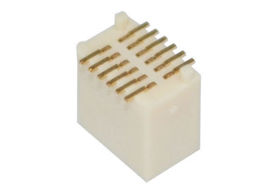Conector masculino 180° del jefe del soporte de Smt BTB del contacto de cobre amarillo vertical del conector